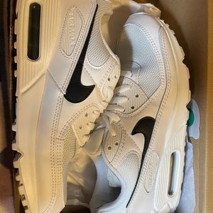 NIKE AIR MAX 90 WHITE-BLACK-WHITE